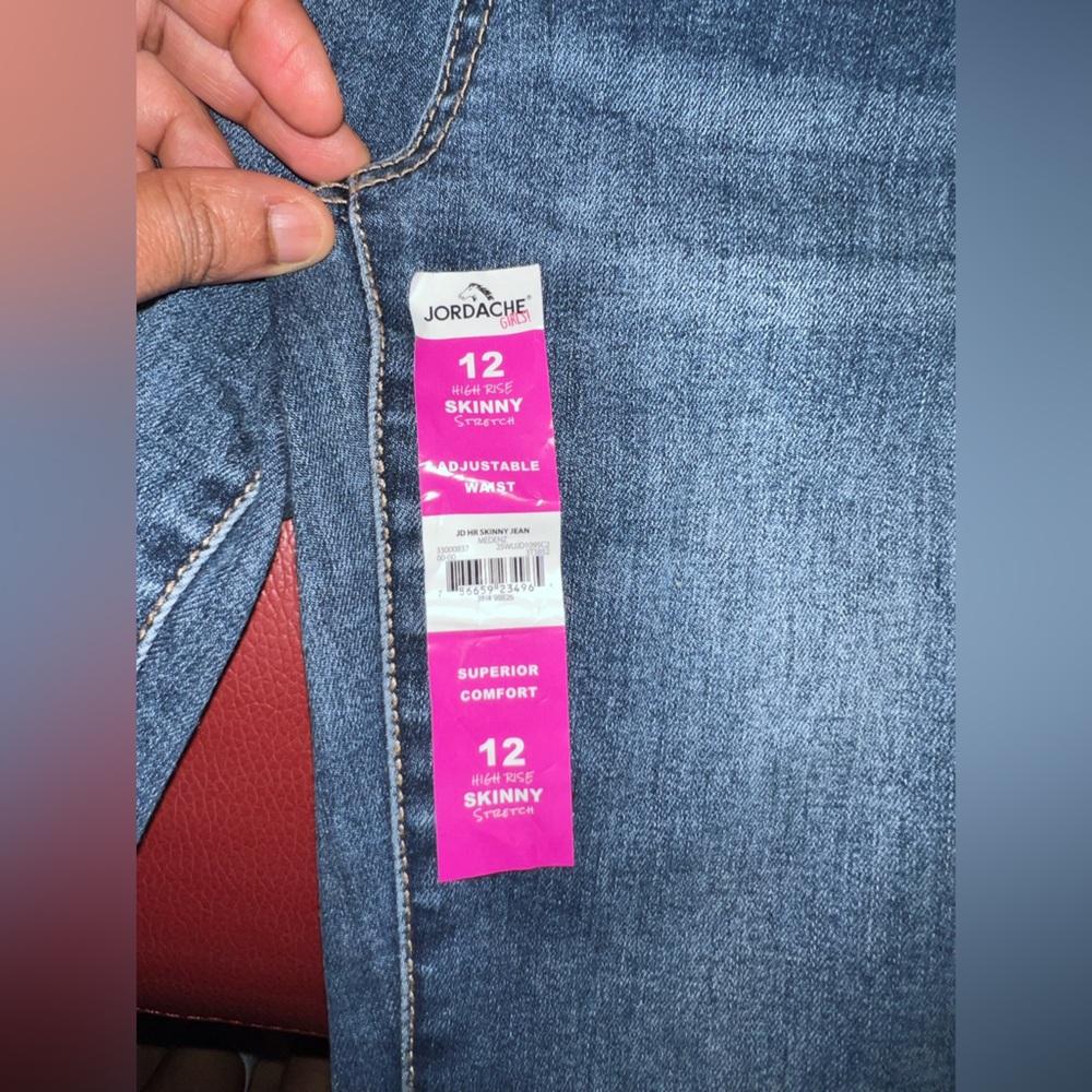 Jordache Skinny Jeans in Medium Wash Blue with Pink Tag